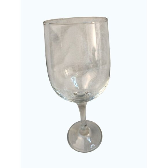 Wine Glasses or Water Goblets Elegant Design For Dining Or Entertaining Set of - Picture 6 of 7